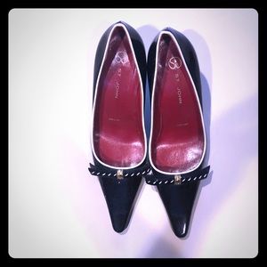 Women’s Classic St. John’s patent leather pump